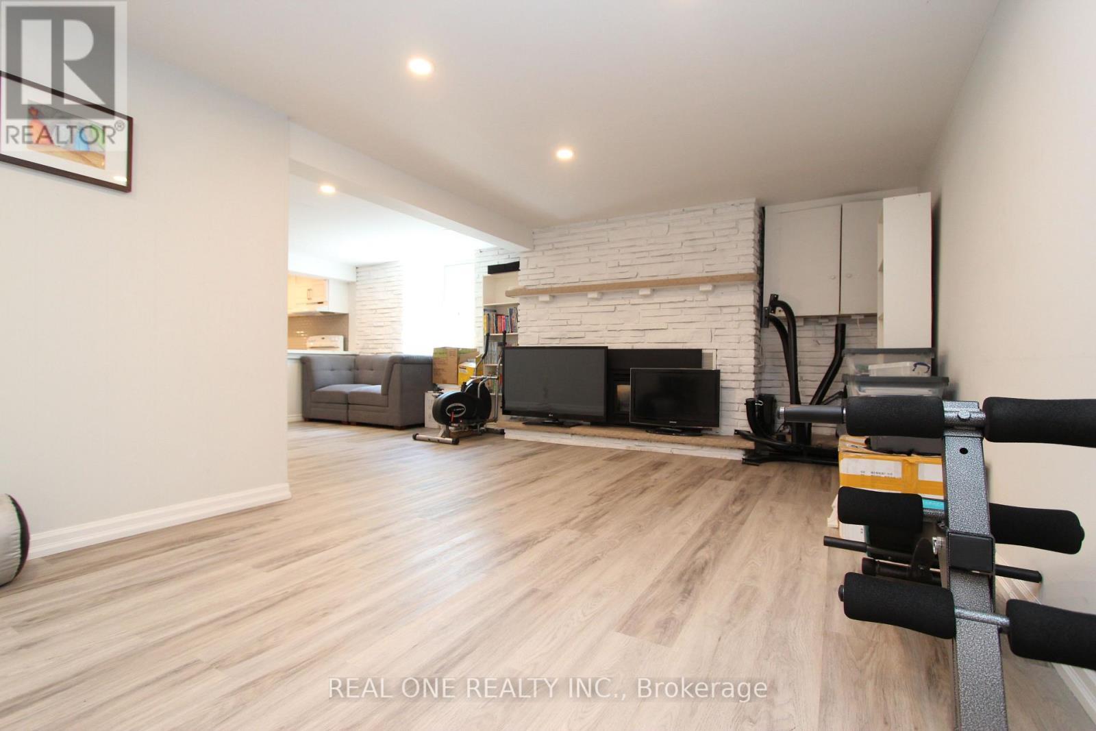 25 Bigwin Drive, Aurora, ON