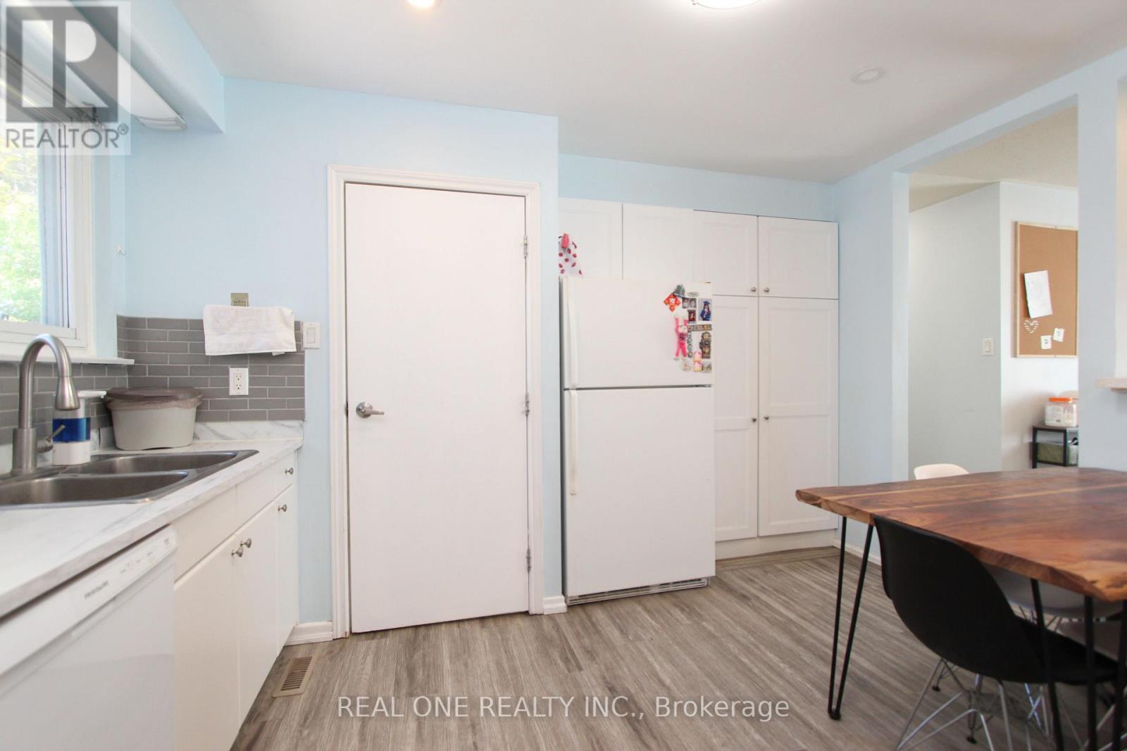 25 Bigwin Drive, Aurora, ON
