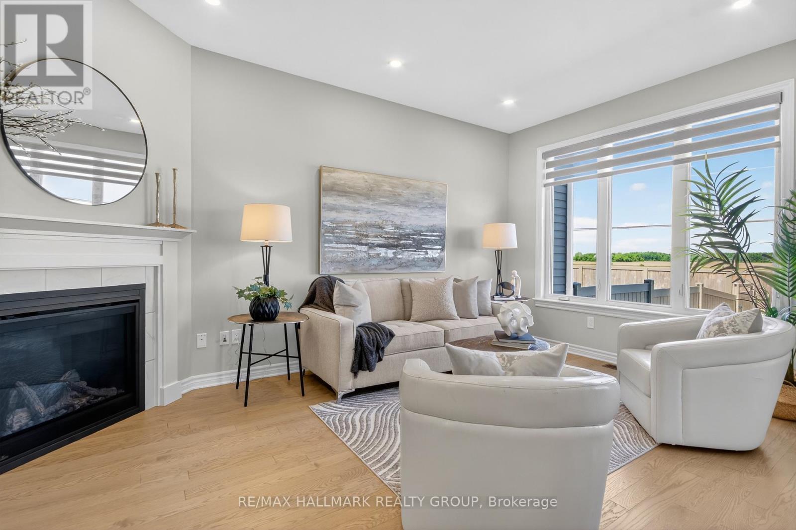 737 Maverick Crescent, Ottawa, ON