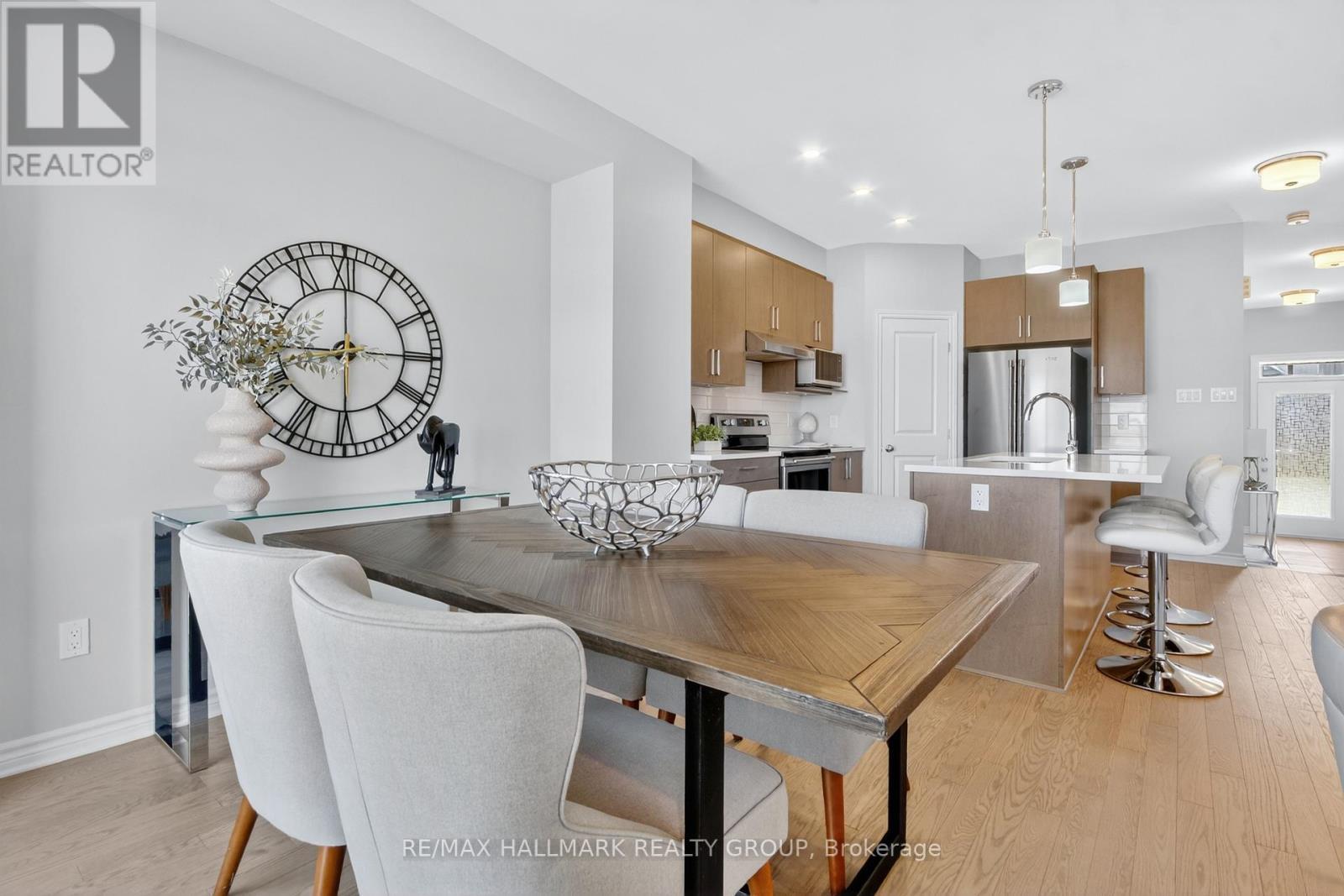737 Maverick Crescent, Ottawa, ON