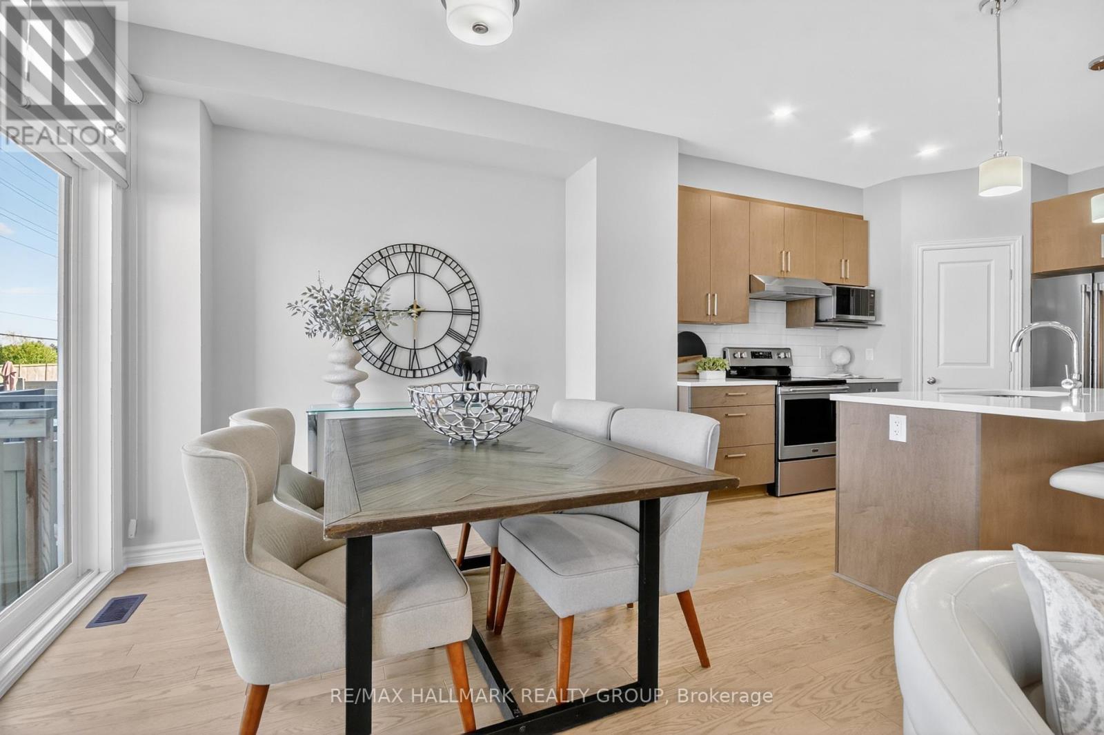737 Maverick Crescent, Ottawa, ON