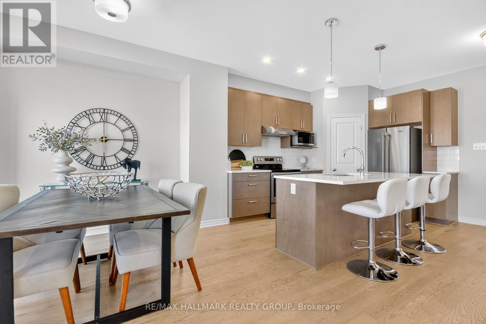 737 Maverick Crescent, Ottawa, ON