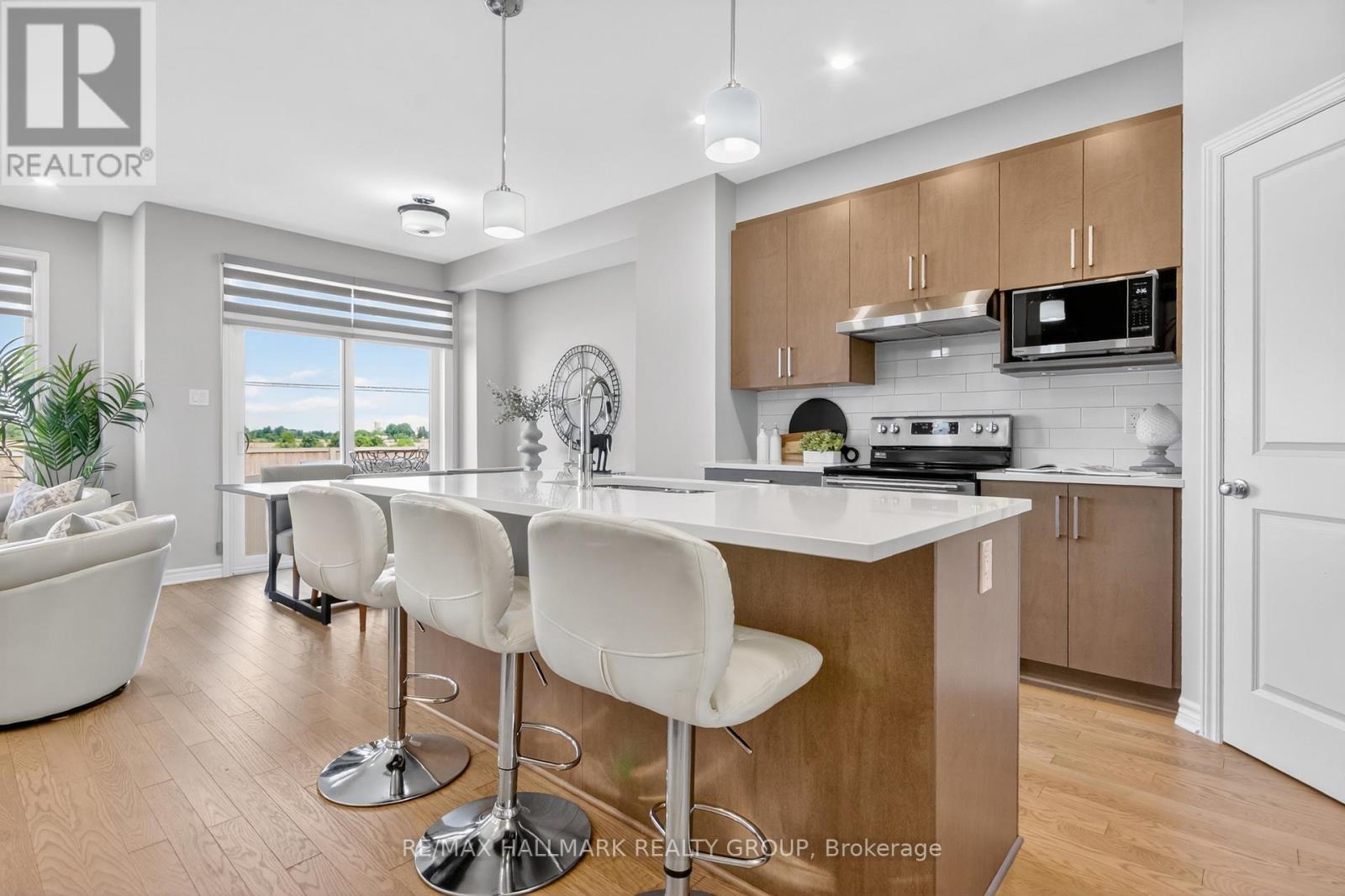 737 Maverick Crescent, Ottawa, ON