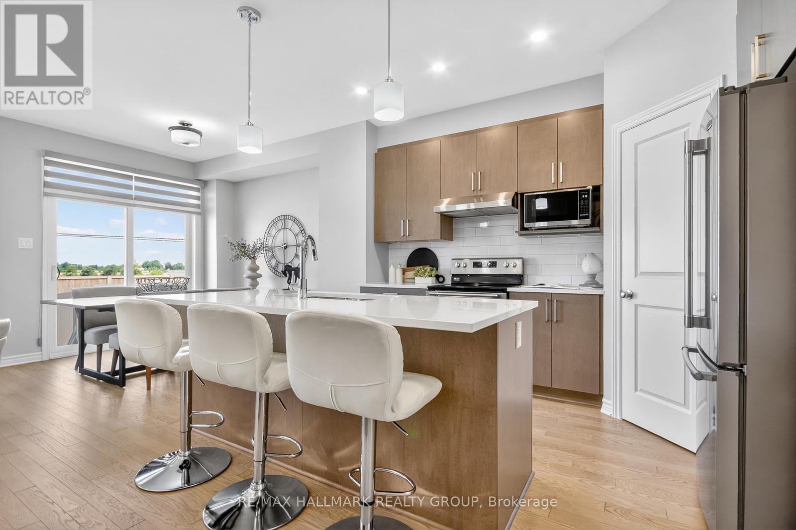 737 Maverick Crescent, Ottawa, ON