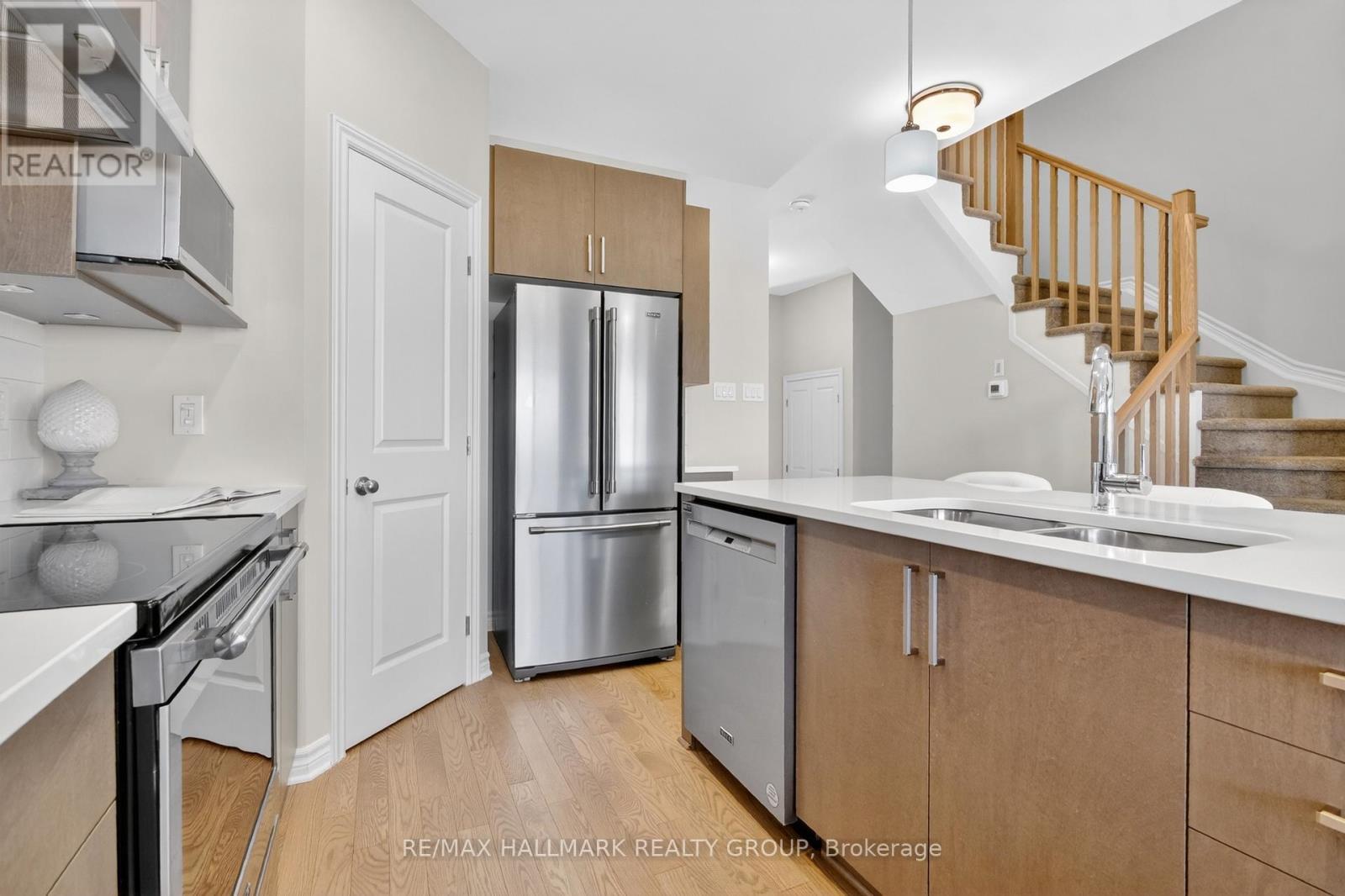 737 Maverick Crescent, Ottawa, ON