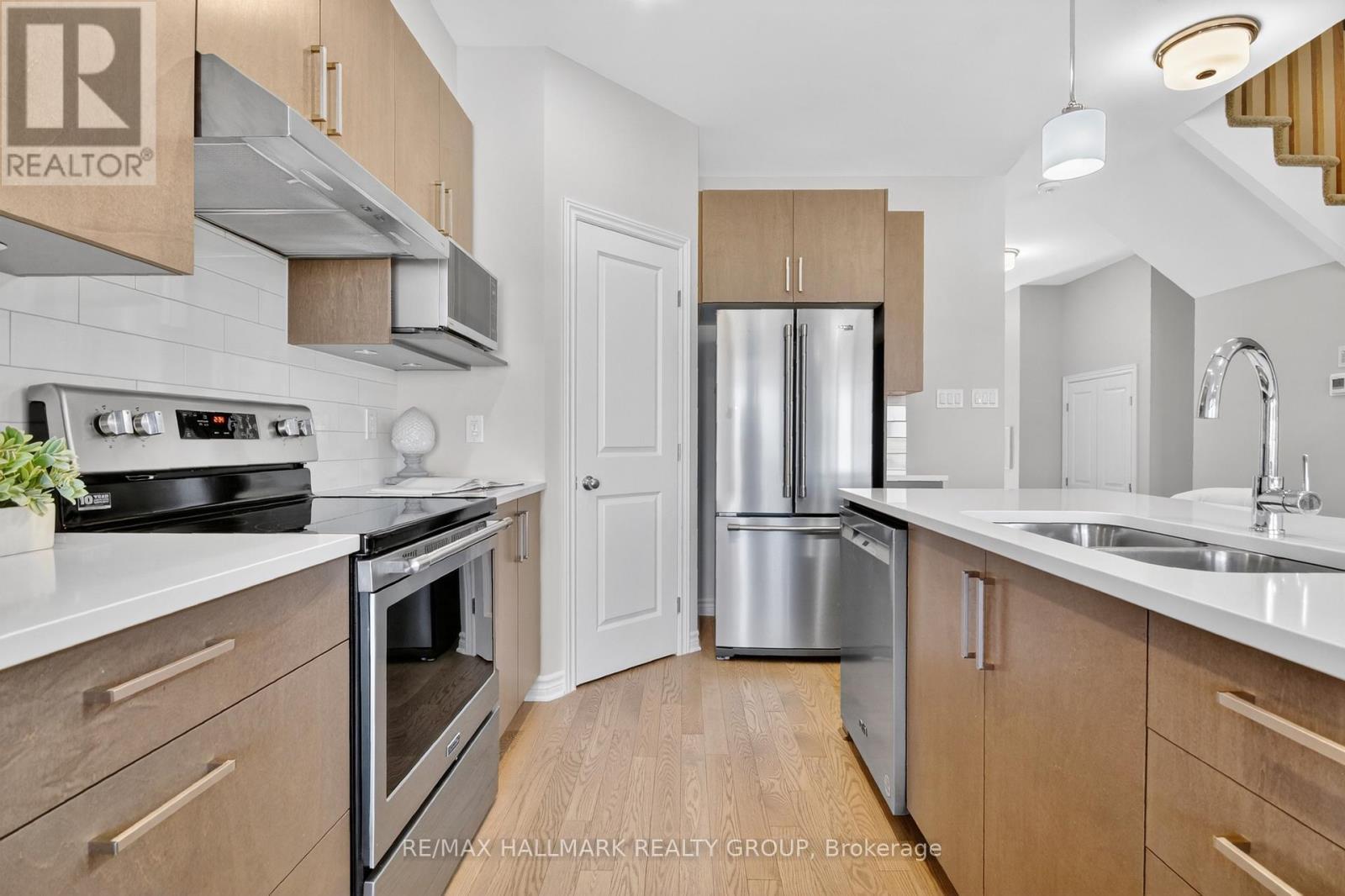 737 Maverick Crescent, Ottawa, ON