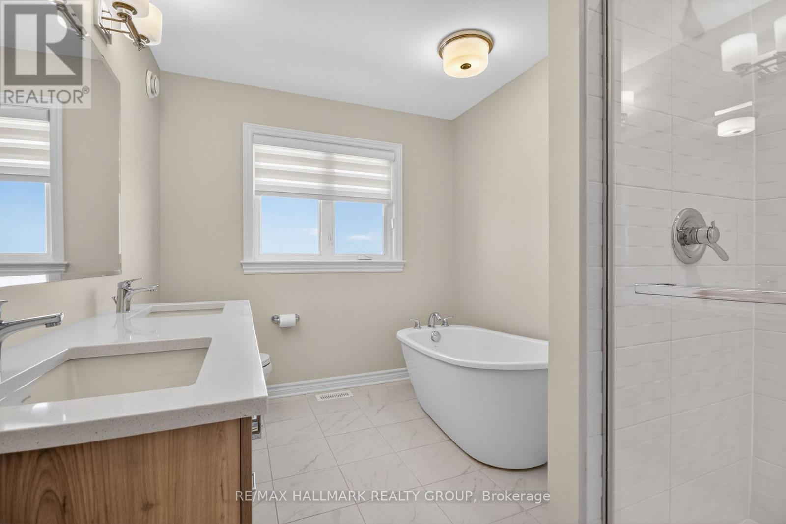 737 Maverick Crescent, Ottawa, ON