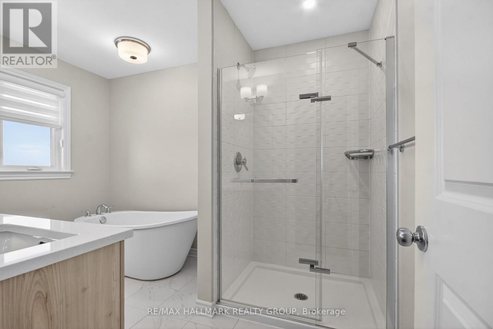 737 Maverick Crescent, Ottawa, ON