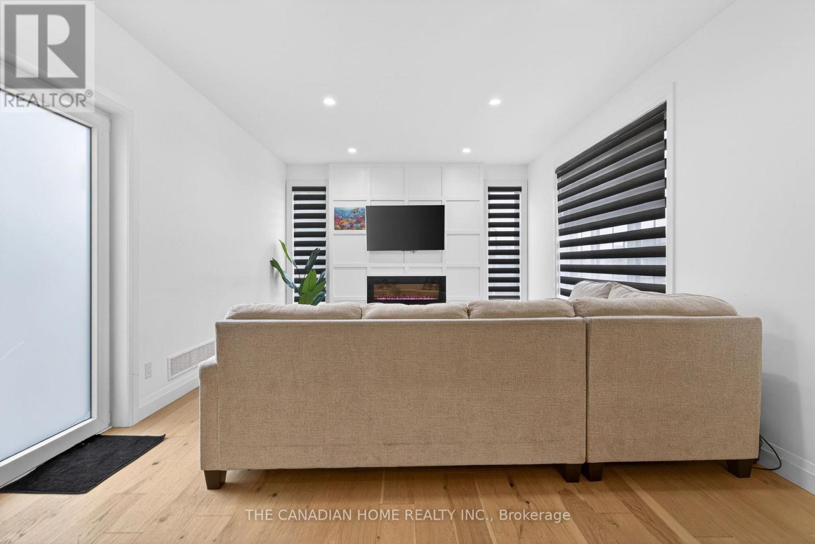 1203 Silverfox Drive, London North, ON