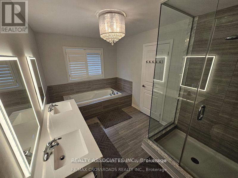 35 Cutts Crescent, Hamilton, ON