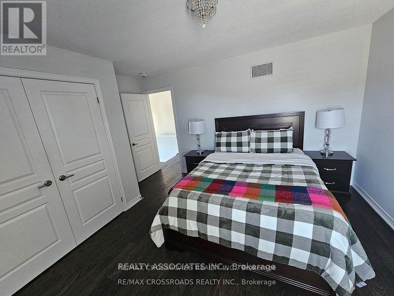 35 Cutts Crescent, Hamilton, ON