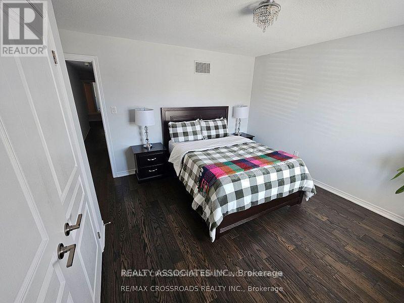 35 Cutts Crescent, Hamilton, ON