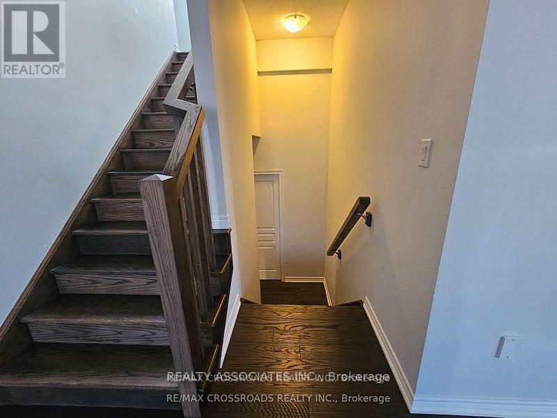 35 Cutts Crescent, Hamilton, ON