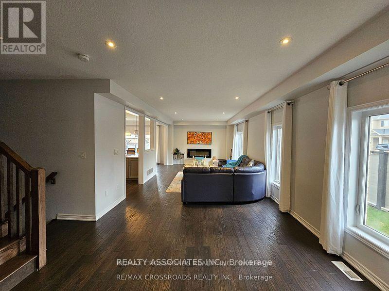 35 Cutts Crescent, Hamilton, ON