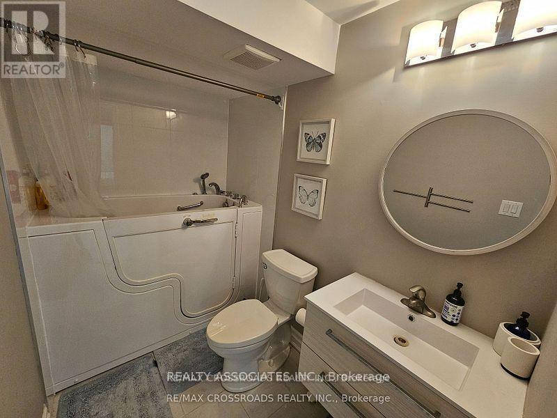 35 Cutts Crescent, Hamilton, ON