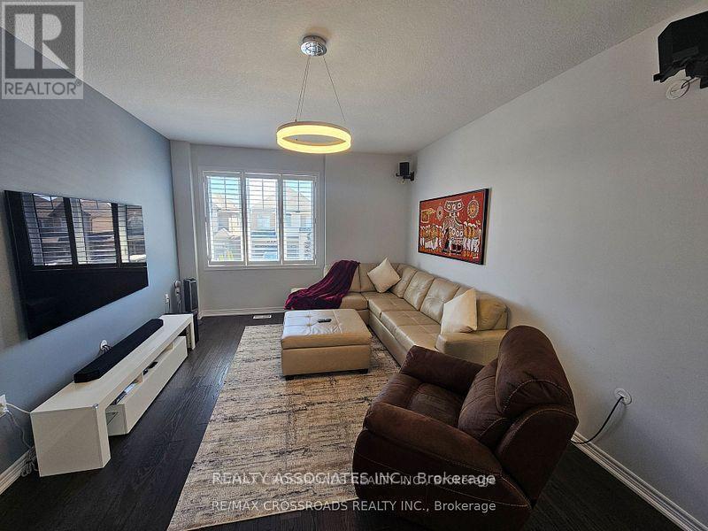 35 Cutts Crescent, Hamilton, ON