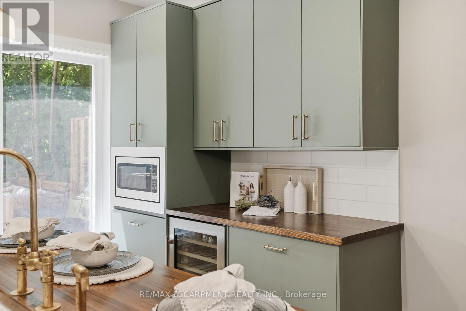 14 Cumberland Avenue, Hamilton, ON