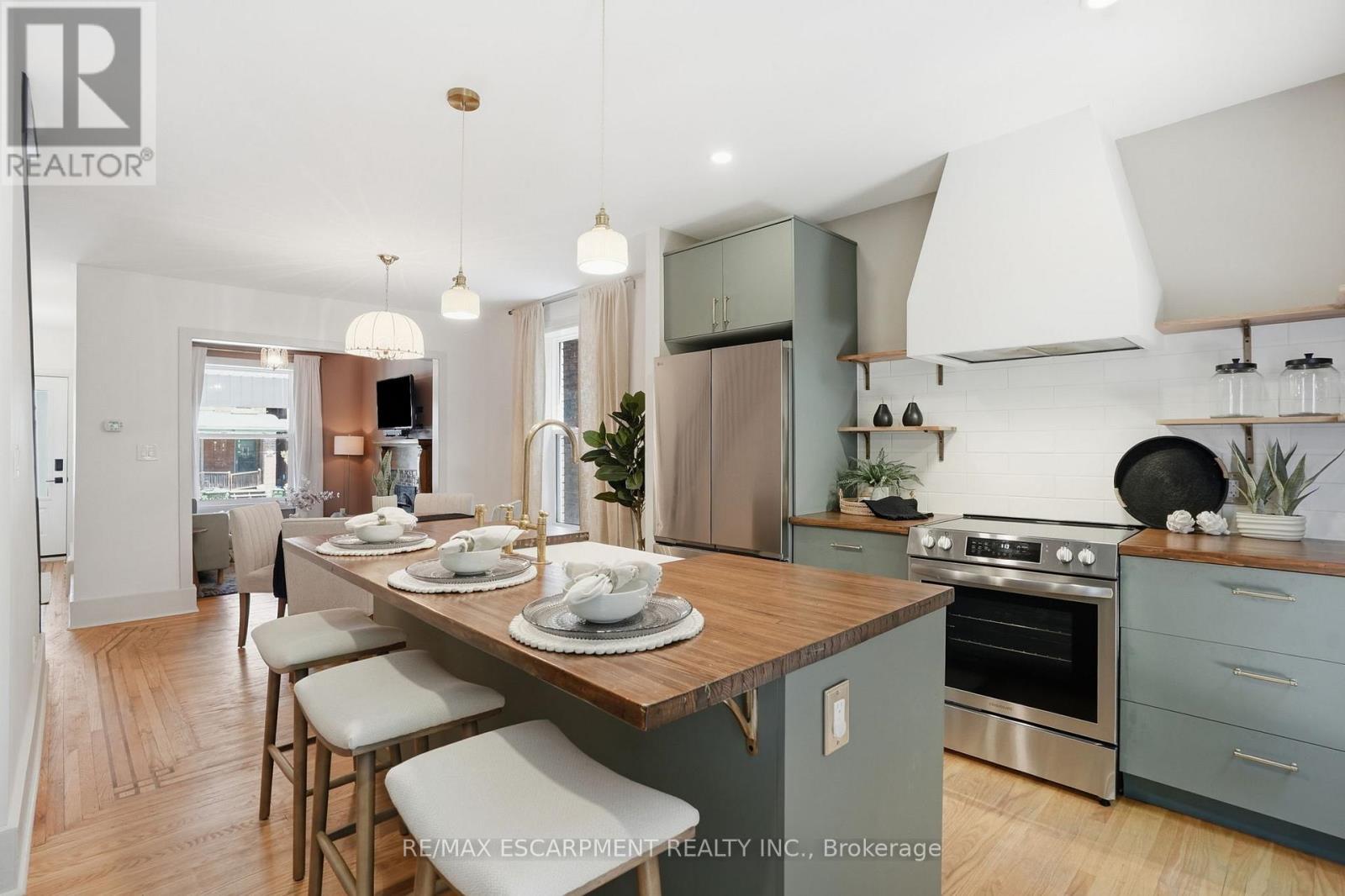 14 Cumberland Avenue, Hamilton, ON