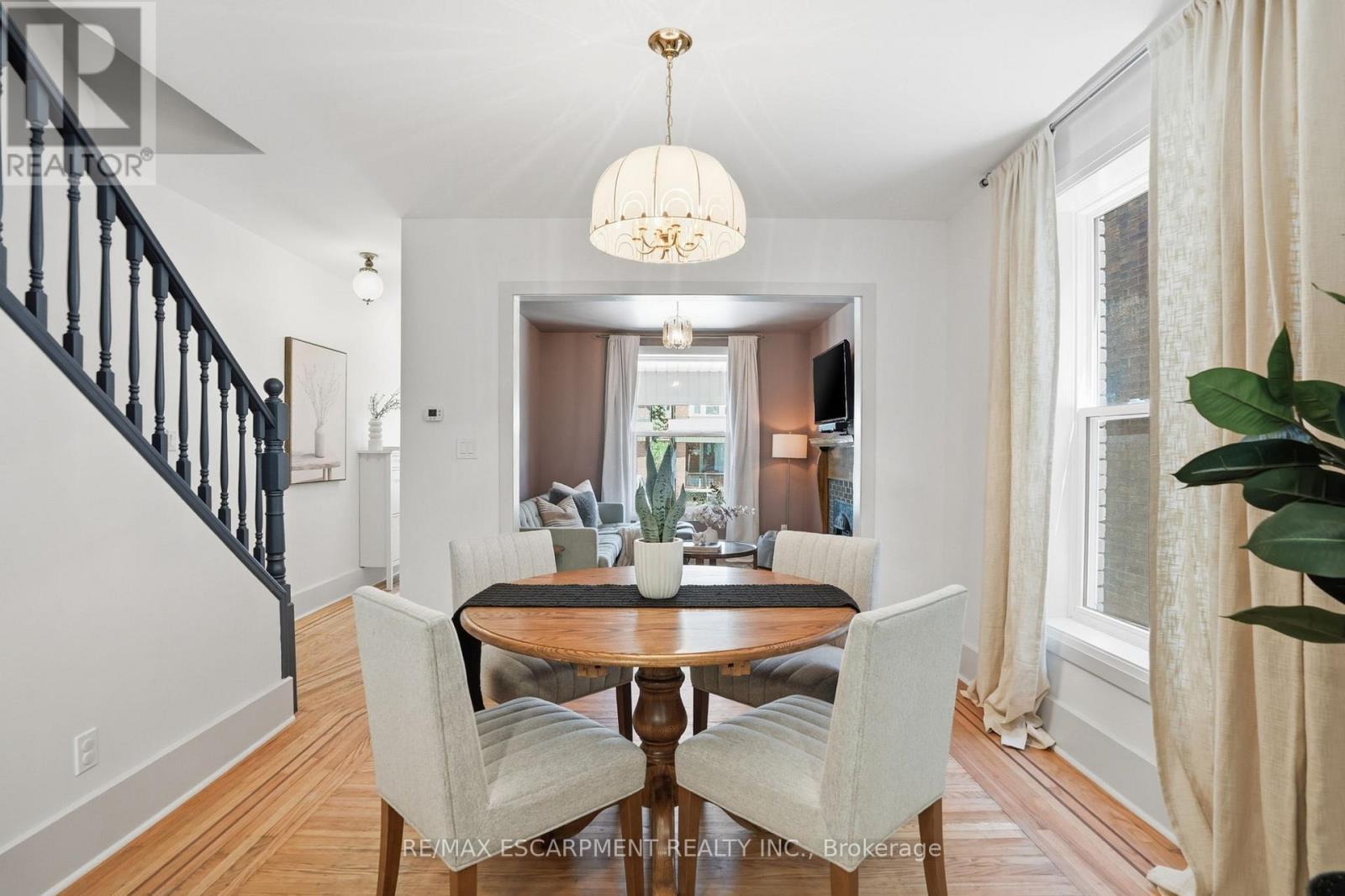 14 Cumberland Avenue, Hamilton, ON