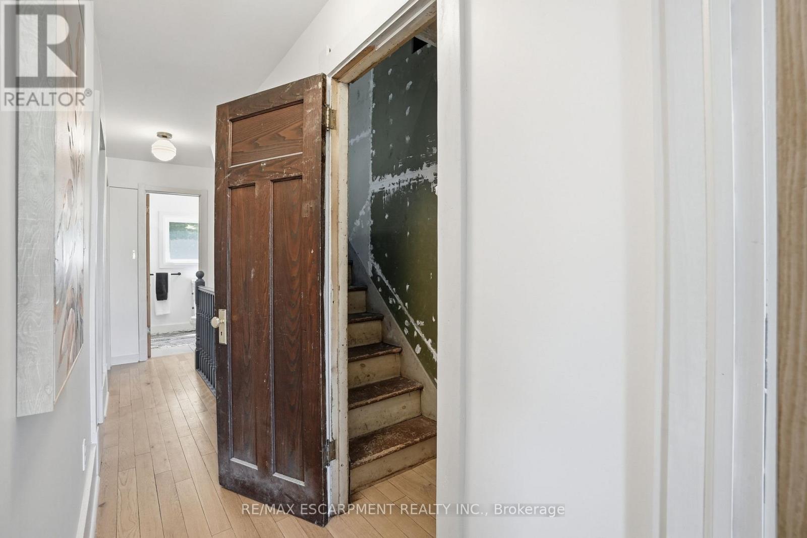 14 Cumberland Avenue, Hamilton, ON