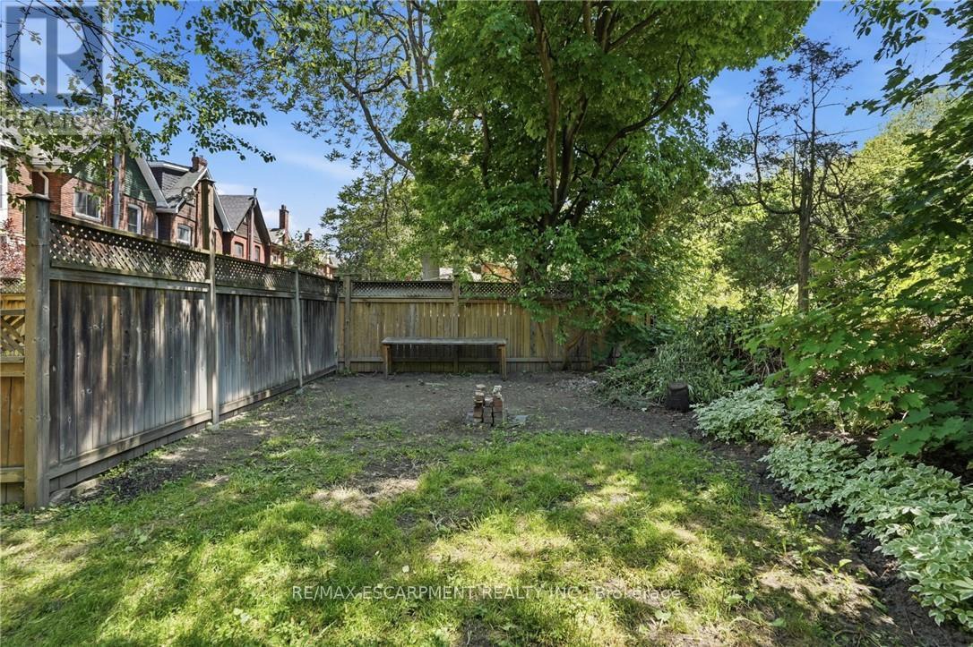 14 Cumberland Avenue, Hamilton, ON
