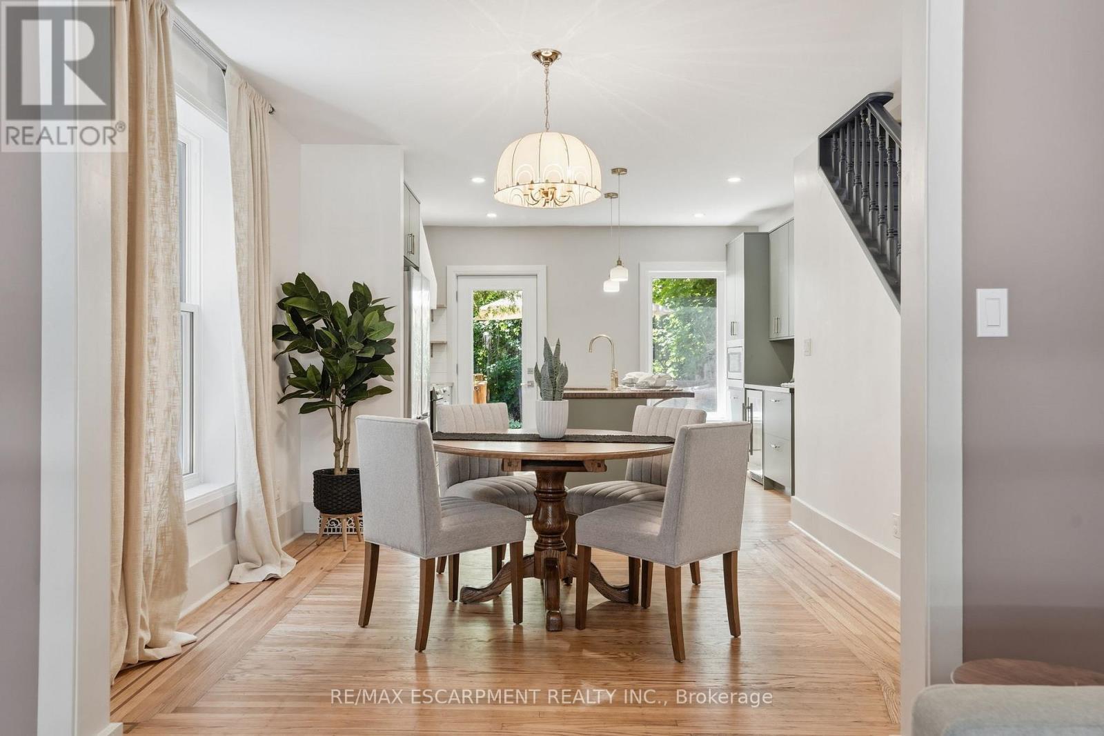 14 Cumberland Avenue, Hamilton, ON