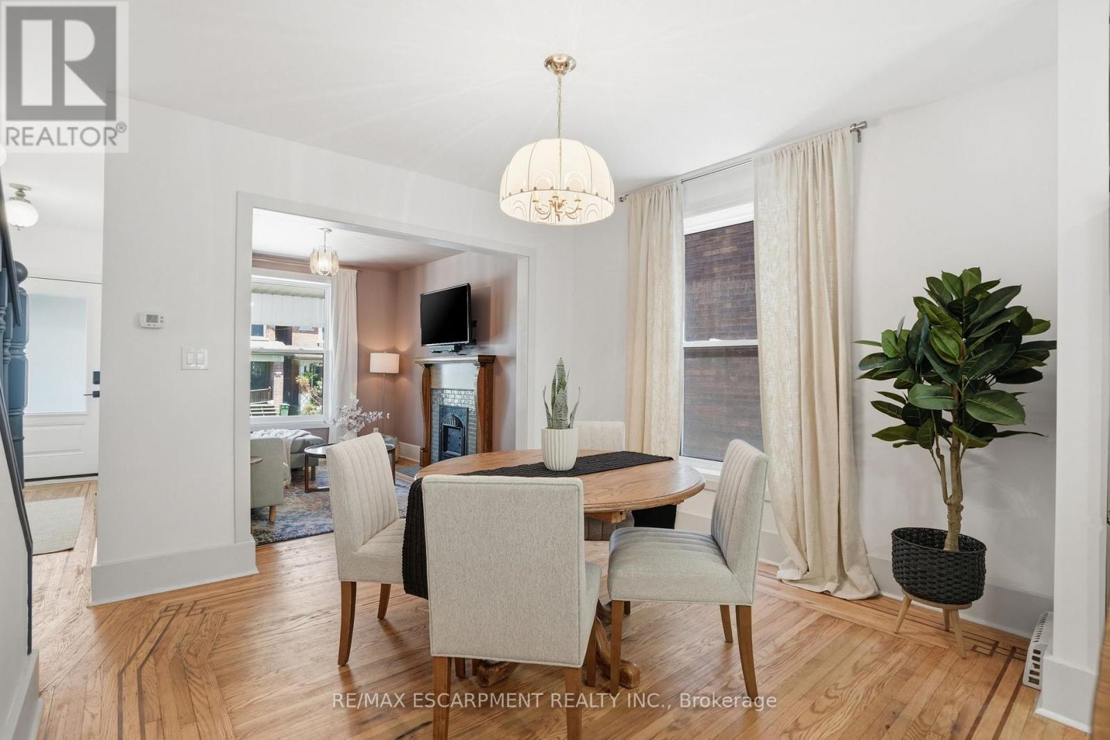 14 Cumberland Avenue, Hamilton, ON