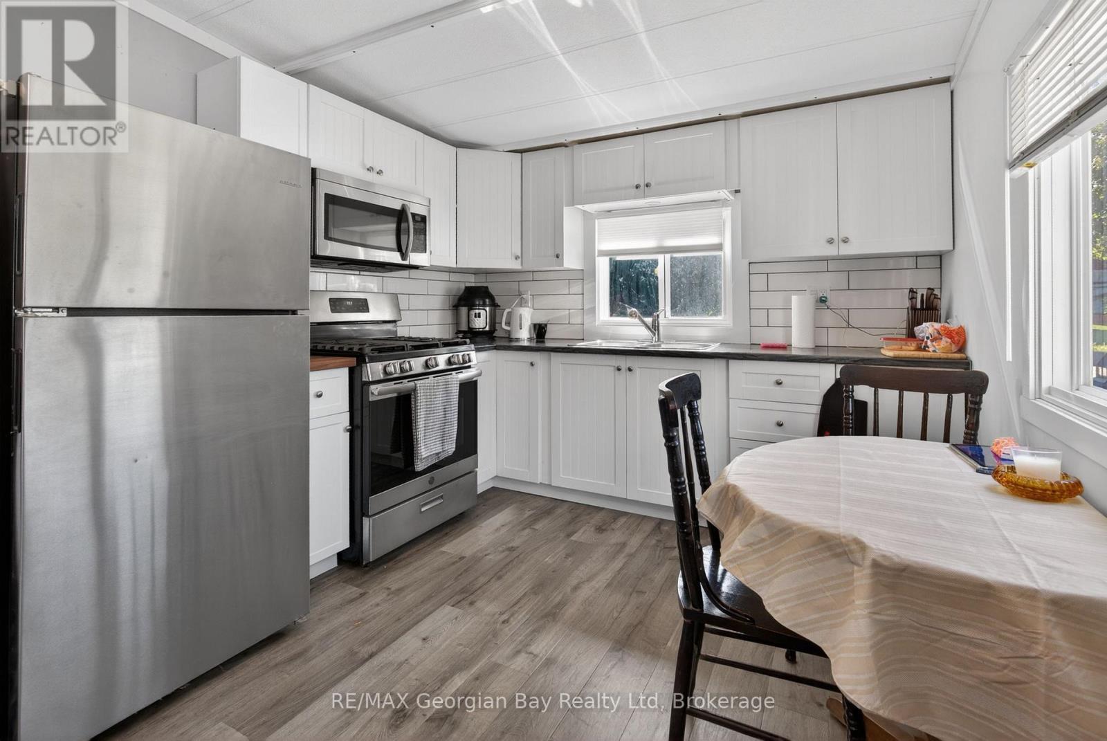 24 Lakeshore Road, Midland, ON