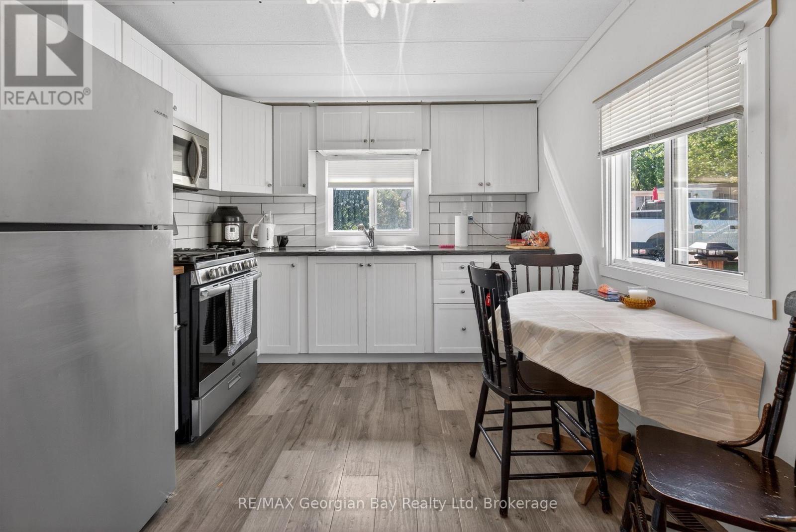 24 Lakeshore Road, Midland, ON