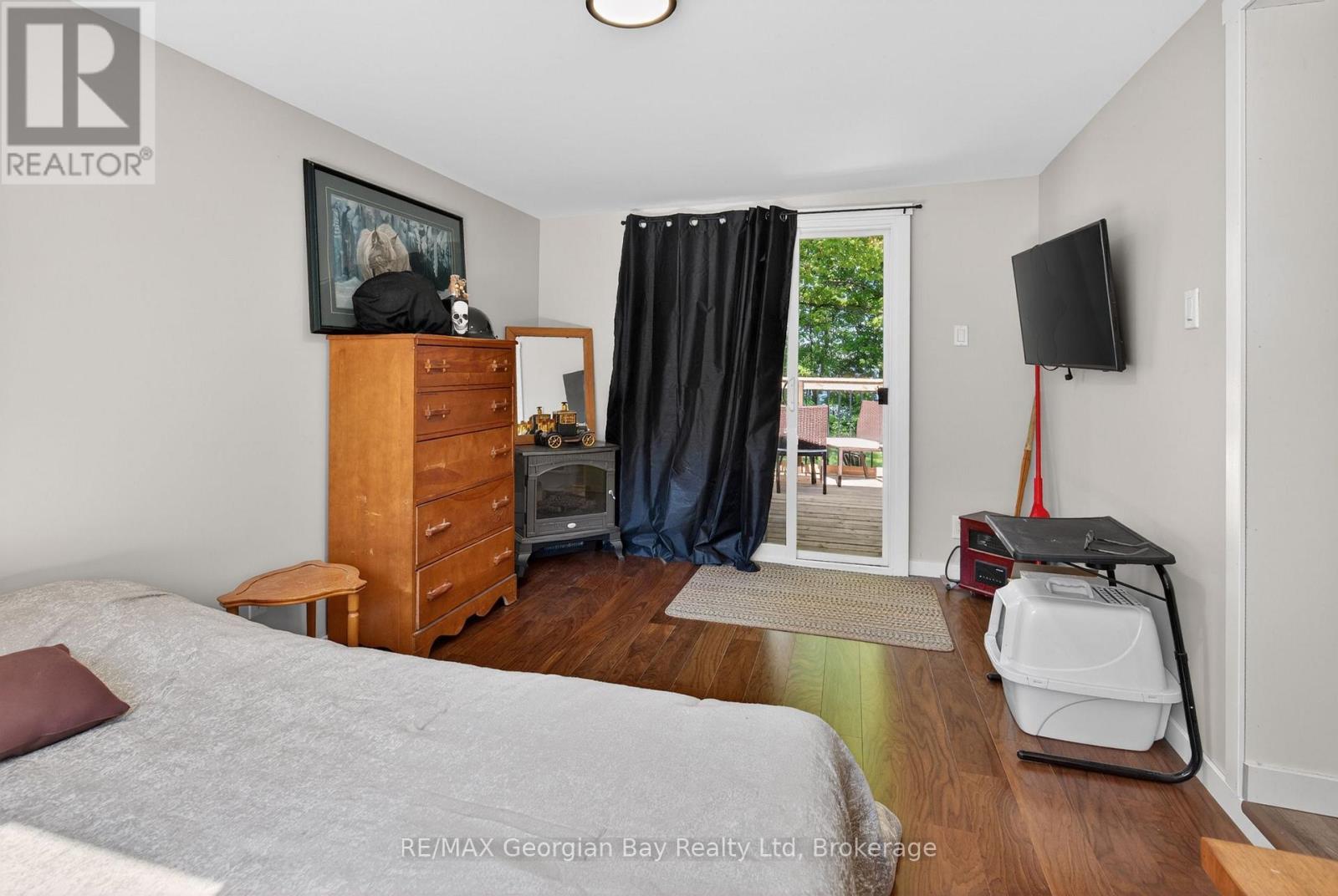 24 Lakeshore Road, Midland, ON