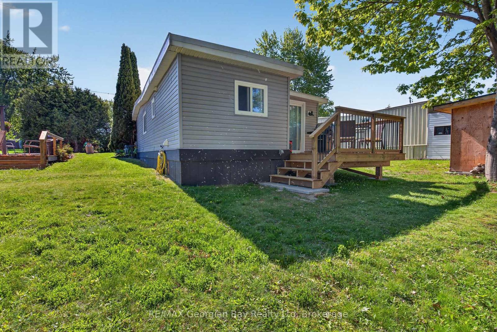 24 Lakeshore Road, Midland, ON