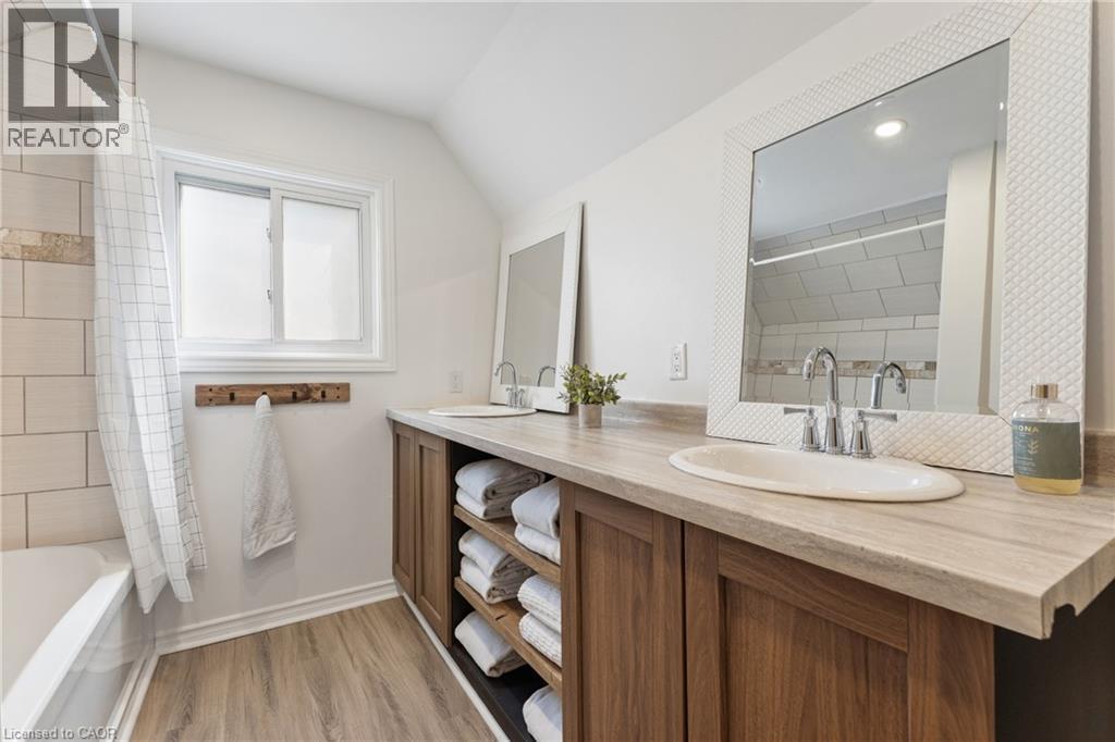 160 Britannia Avenue, Hamilton, ON