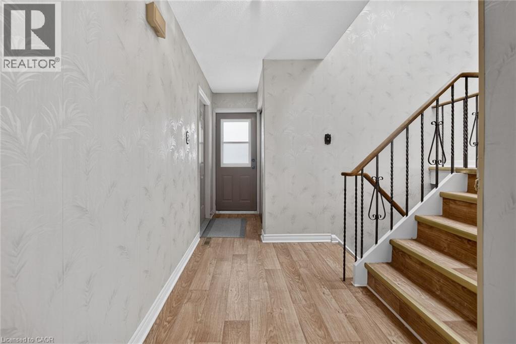 305 Pinegrove Road, Oakville, ON - Indoor Photo Showing Other Room