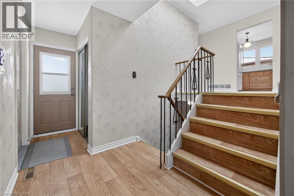 305 Pinegrove Road, Oakville, ON - Indoor Photo Showing Other Room