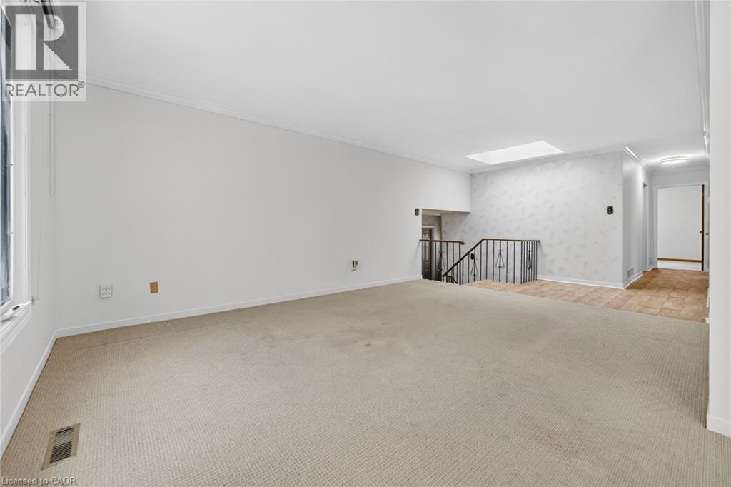 305 Pinegrove Road, Oakville, ON - Indoor Photo Showing Other Room