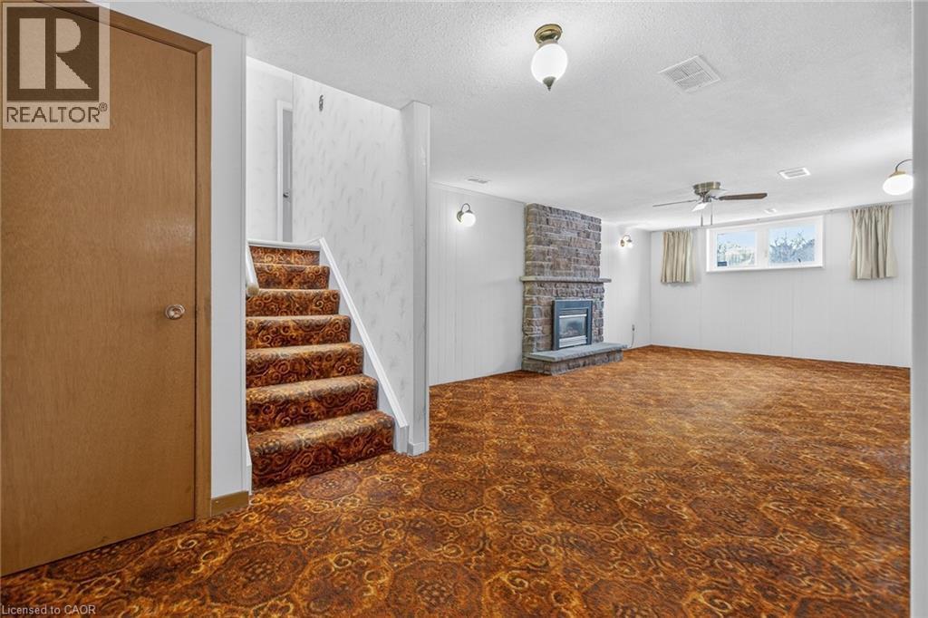 305 Pinegrove Road, Oakville, ON - Indoor Photo Showing Other Room With Fireplace