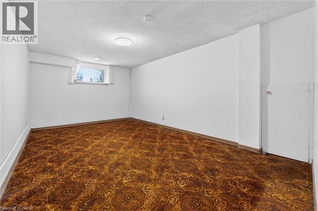 305 Pinegrove Road, Oakville, ON - Indoor Photo Showing Other Room