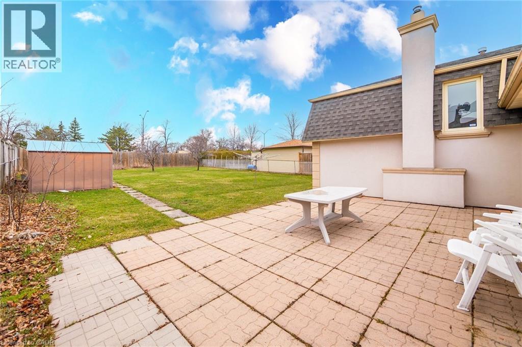 305 Pinegrove Road, Oakville, ON - Outdoor