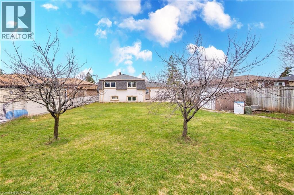 305 Pinegrove Road, Oakville, ON - Outdoor