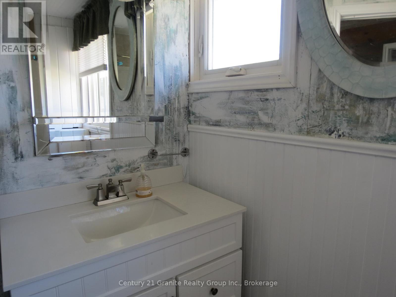 2315 Loop Road, Highlands East (Monmouth), ON