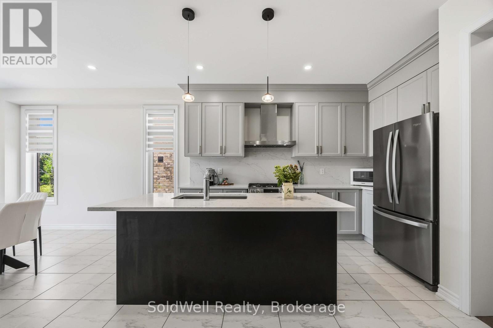 182 Silk Twist Drive, East Gwillimbury, ON
