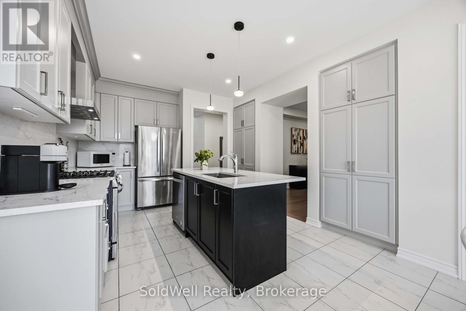 182 Silk Twist Drive, East Gwillimbury, ON