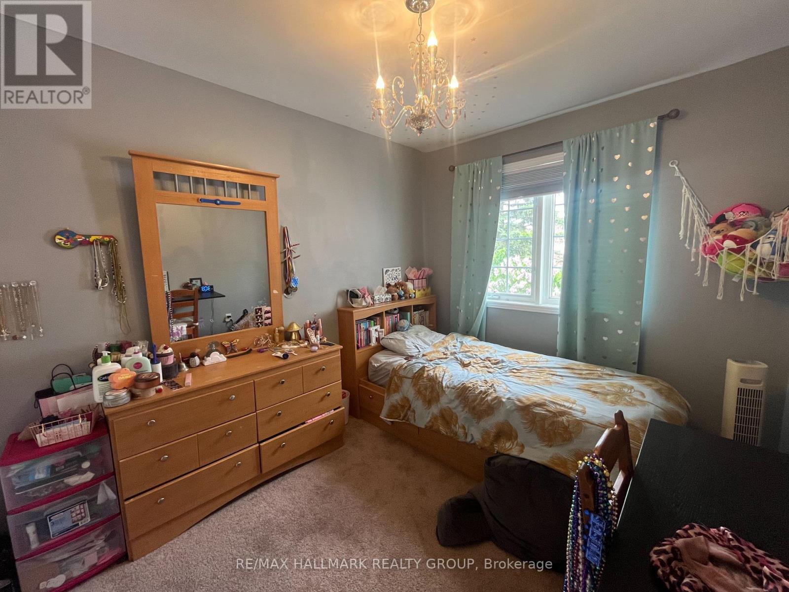 827 Como Crescent, Ottawa, ON