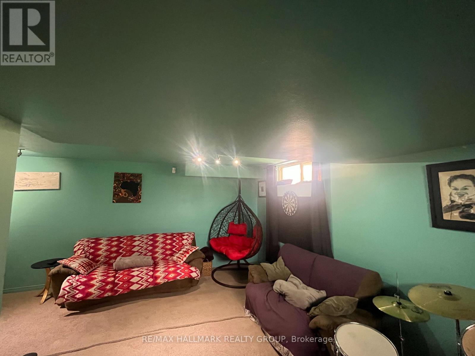 827 Como Crescent, Ottawa, ON