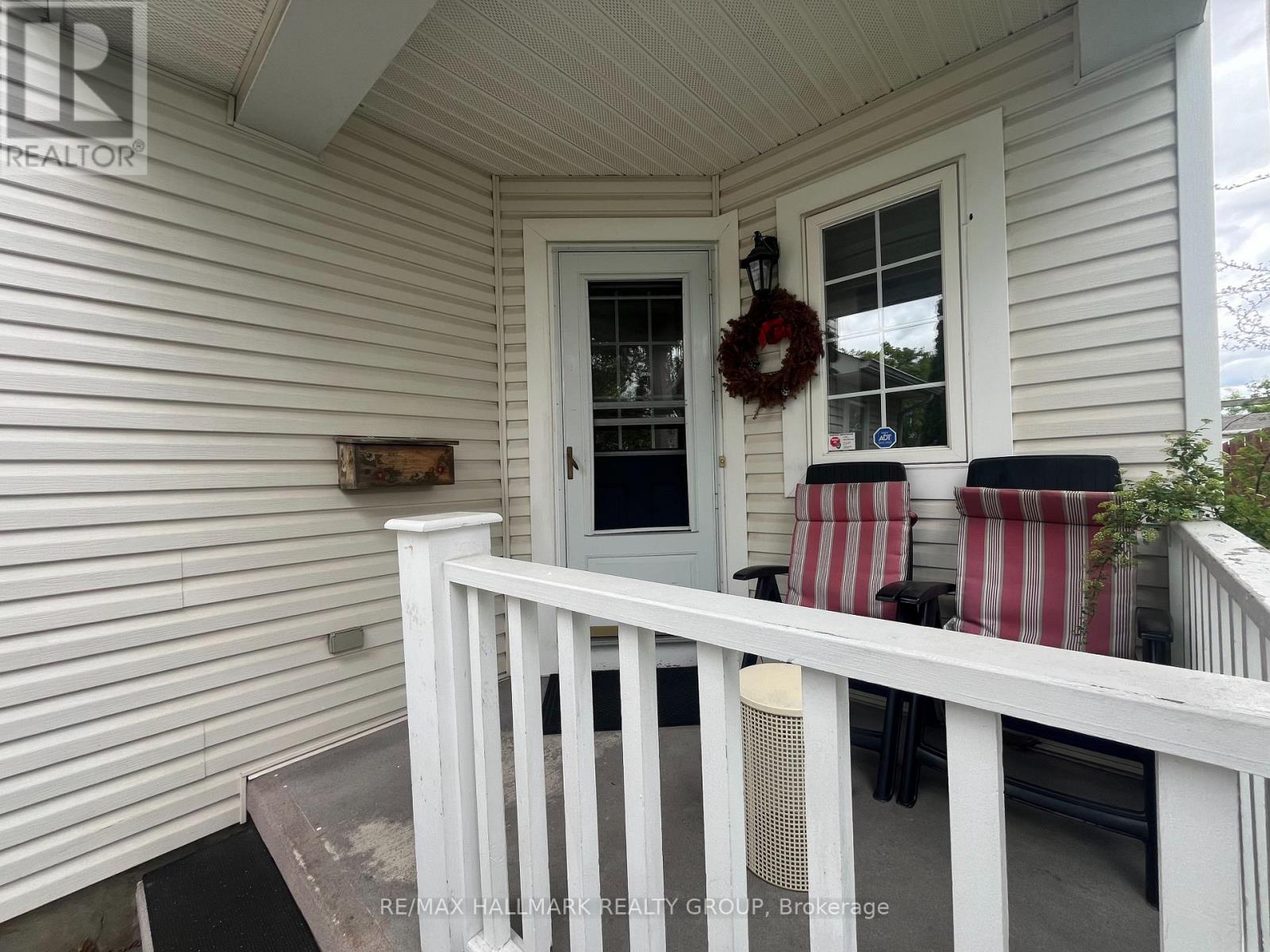 827 Como Crescent, Ottawa, ON