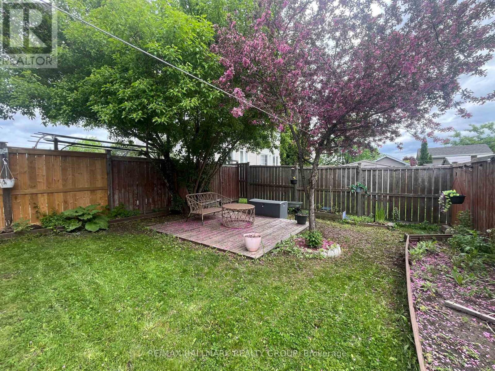 827 Como Crescent, Ottawa, ON