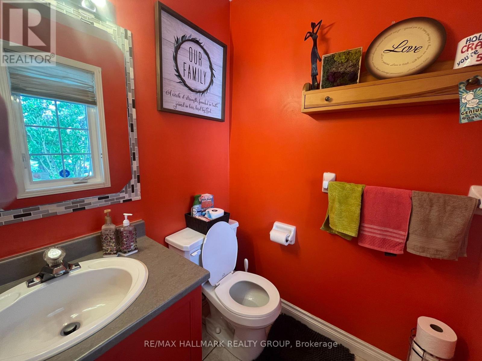 827 Como Crescent, Ottawa, ON