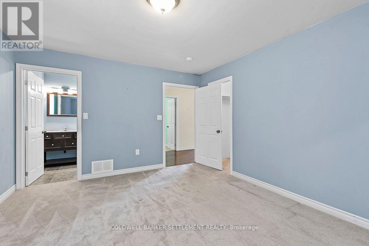 15 Redpath Lane, Rideau Lakes, ON