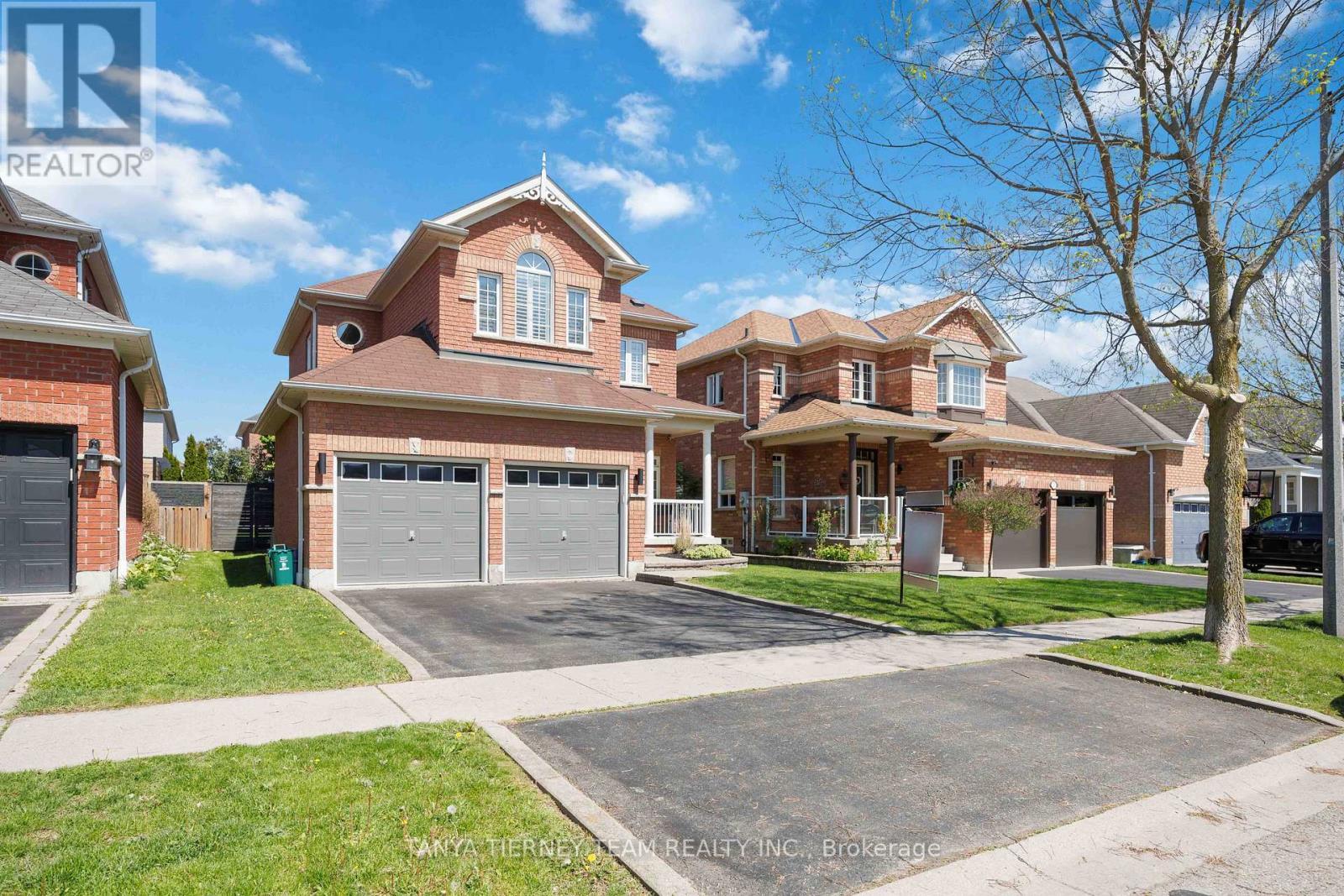 9 Penhurst Drive, Whitby, ON