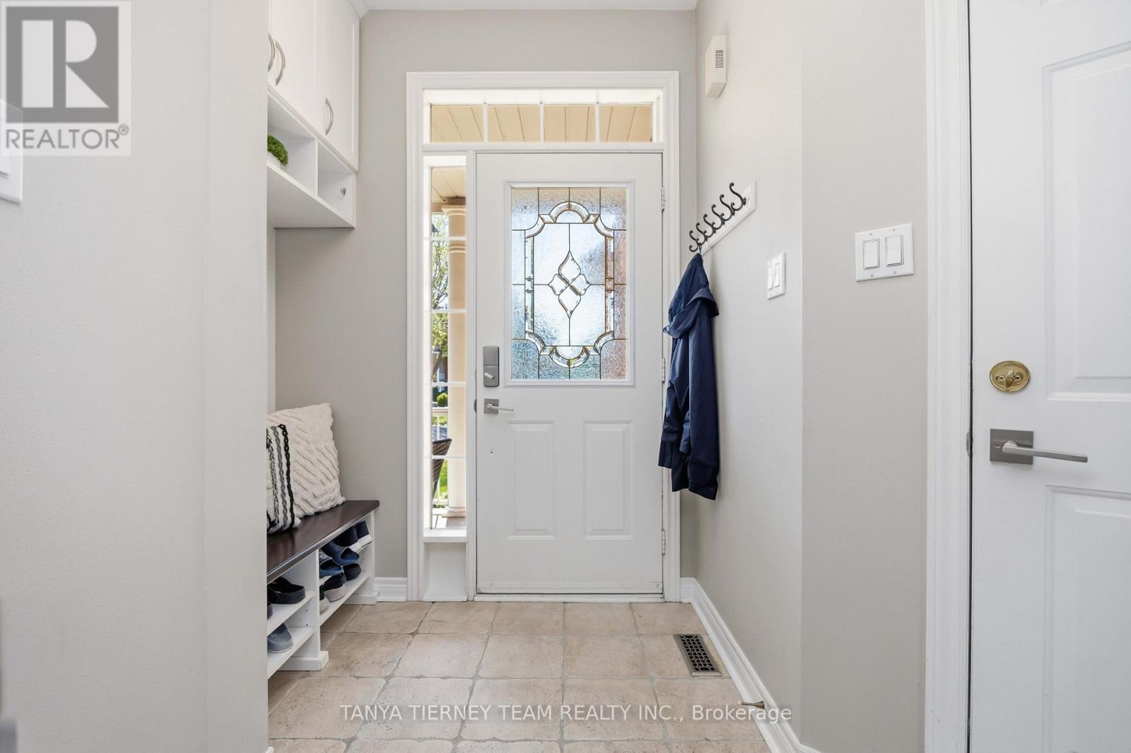 9 Penhurst Drive, Whitby, ON